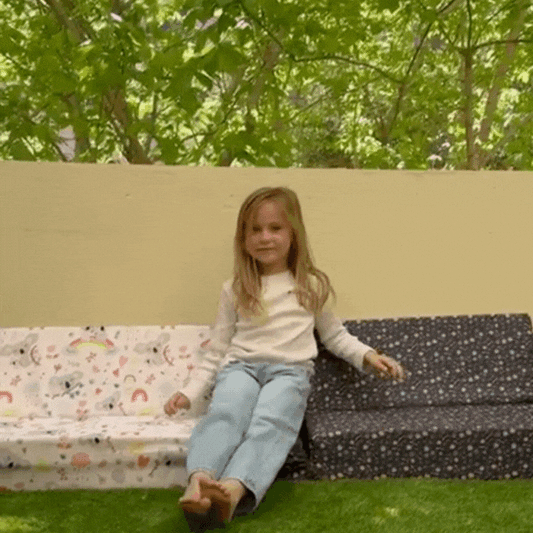 Tiny Rest Children's Sofa vs. Children's Armchair: Which One is Right for Your Little One?
